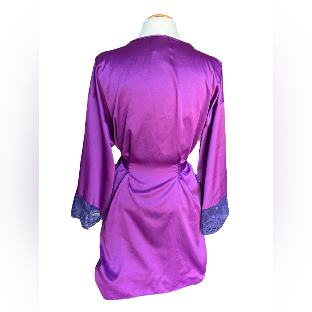 Vintage In Bloom Eve Robe - Picture 5 of 7